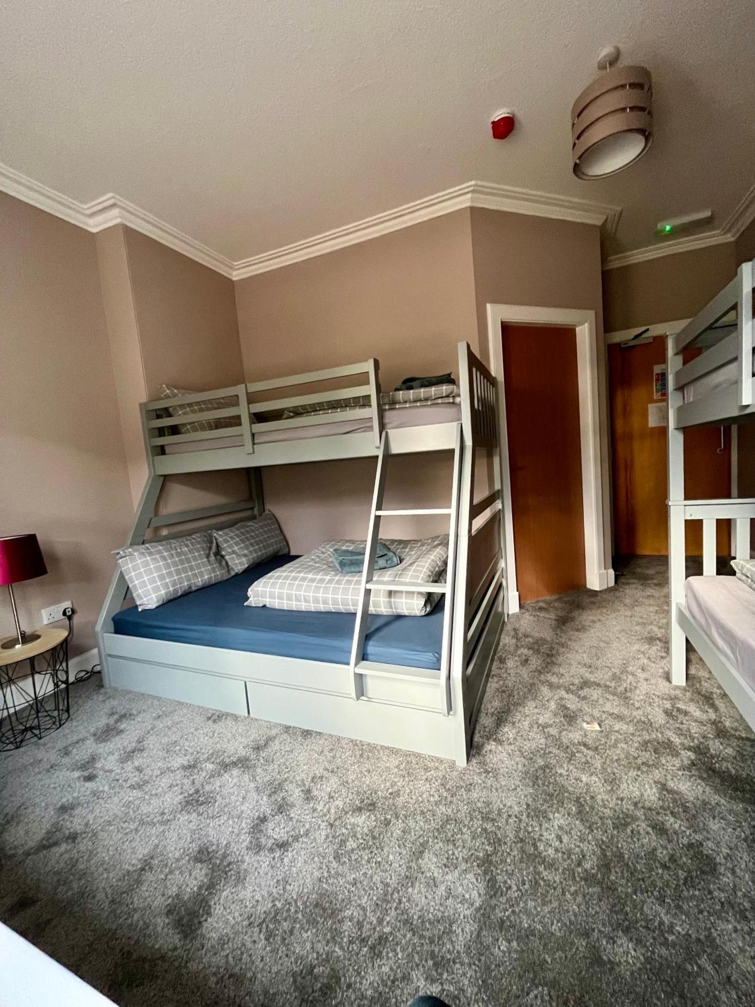 Great Glen Hostel สปีนบริดจ์ ภายนอก รูปภาพ